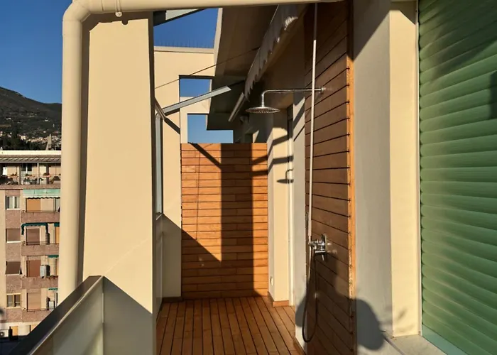 Attico La Terrazza Алассіо